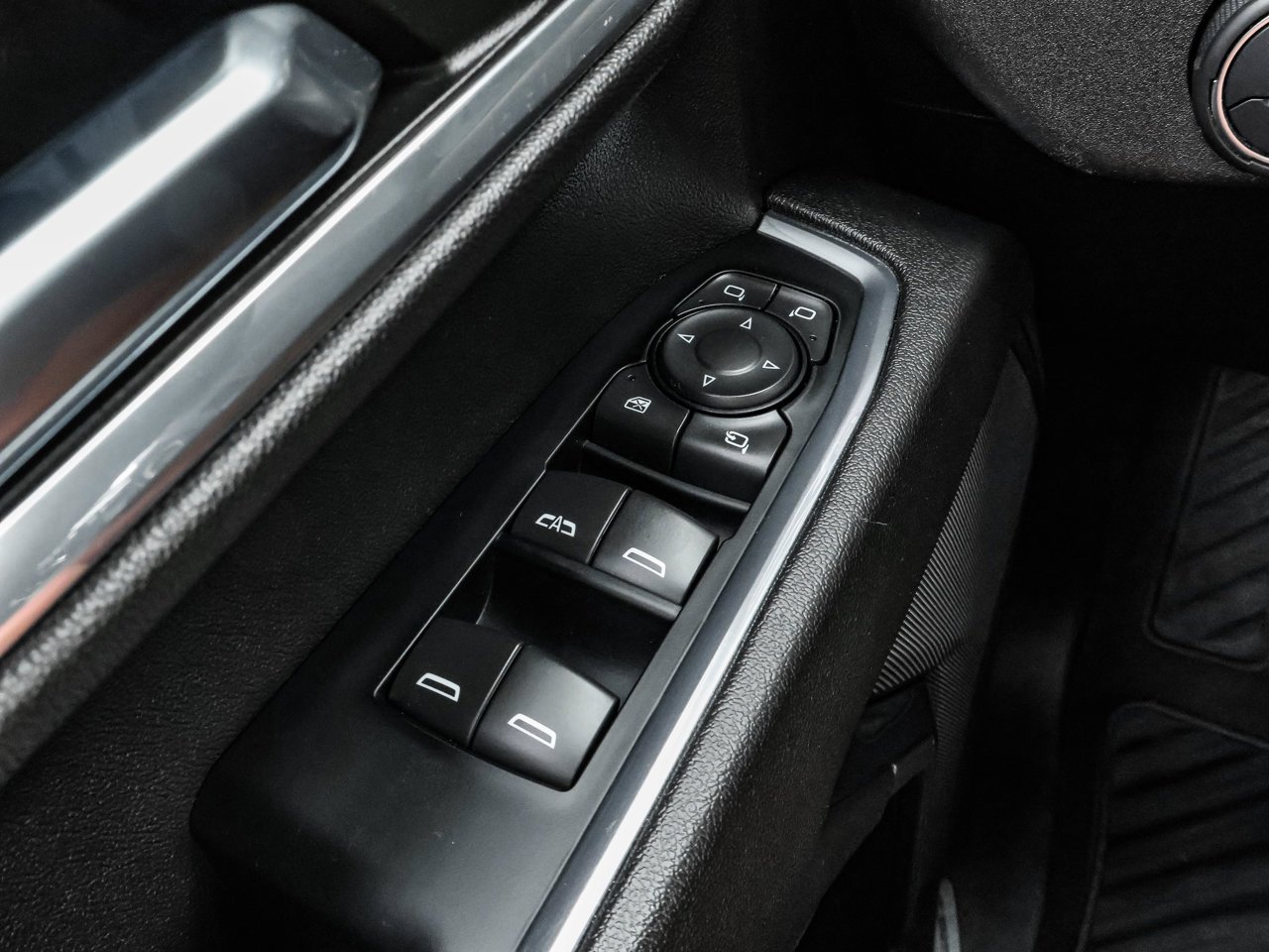 2024 Chevrolet Silverado 2500HD 4WD Crew Cab 159 LT White Sherwood Park - photo #18