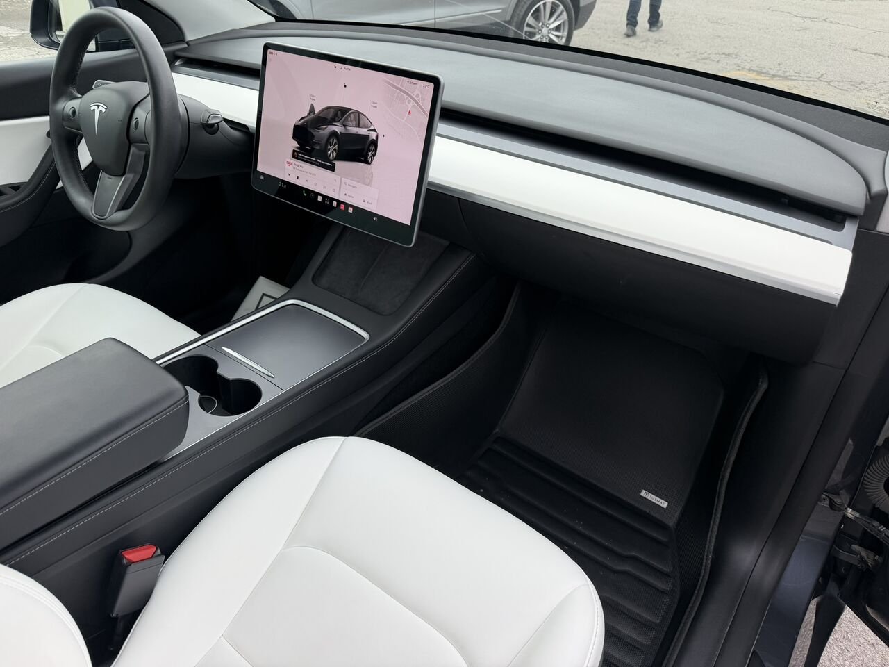 Tesla Model Y LONG RANGE AWD 7 PASSAGERS 2022 Argent Laval - photo #17