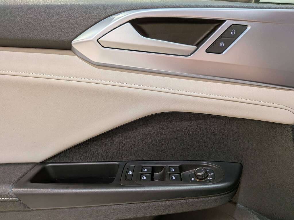 2026 Volkswagen Taos Comfortline 4MOTION White Val-David - photo #19