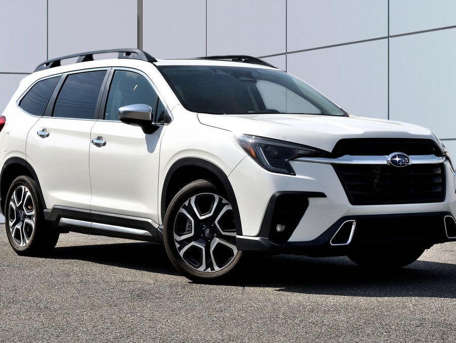 2024 Subaru Ascent Premier 7 places White