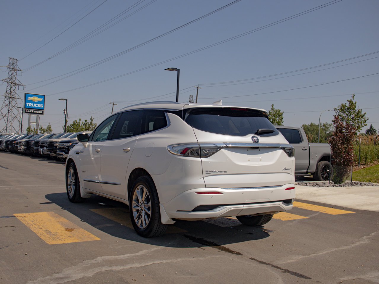 2024 Buick Enclave AWD 4dr Avenir White Sherwood Park - photo #7