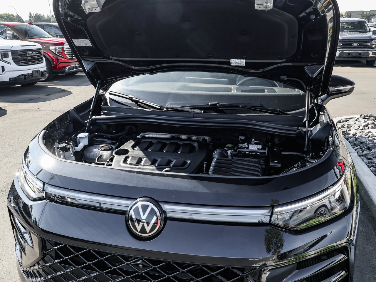 2026 Volkswagen Tiguan Highline Turbo R-Line 4MOTION Black Sherwood Park - photo #9