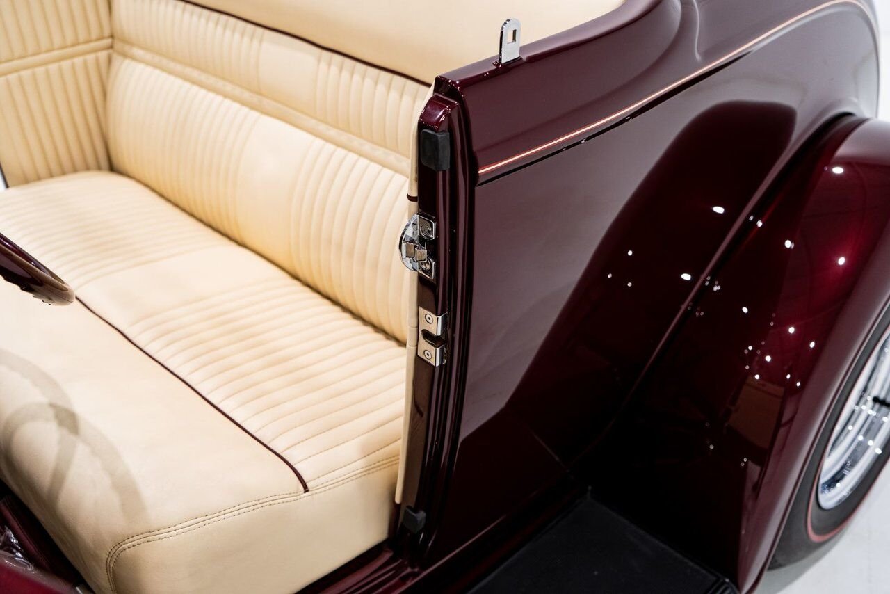 1932 Ford Highboy Lobeck creation spectacular presentation **PRICE IN USD** Red Montreal - photo #61