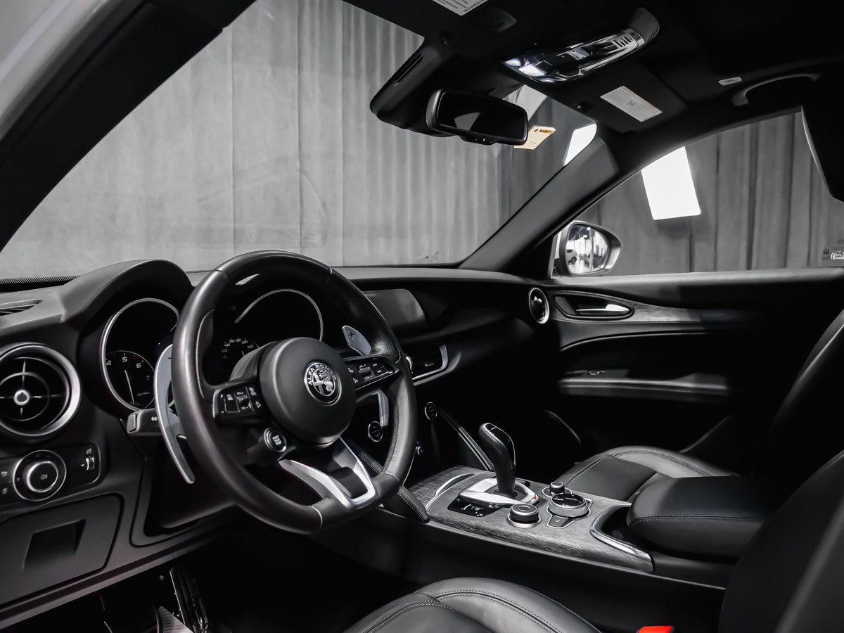 Alfa Romeo Stelvio Sprint 2023 Gris Montréal - photo #5