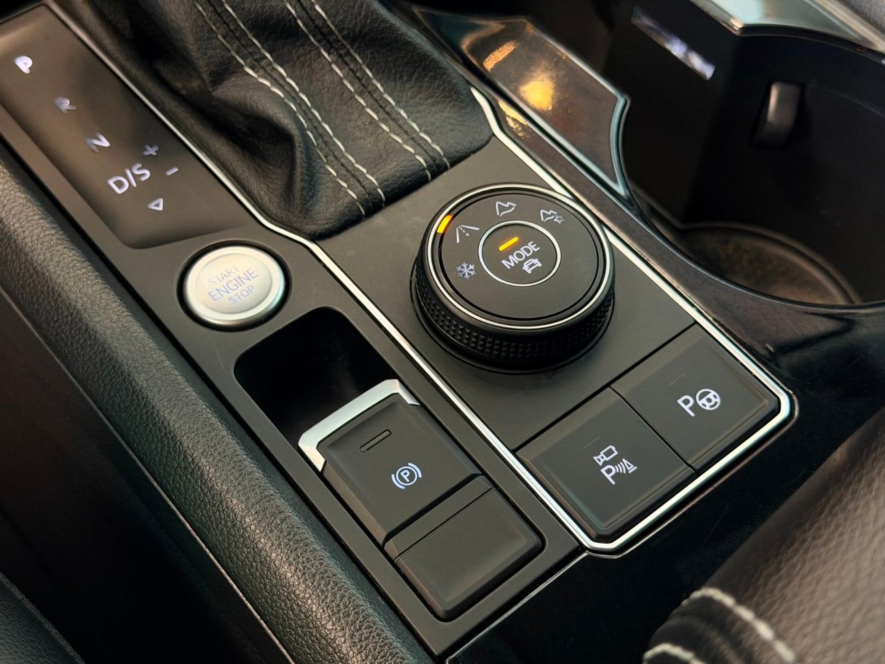 Volkswagen Atlas 2021 Gris Notre-Dame-des-Prairies - photo #35