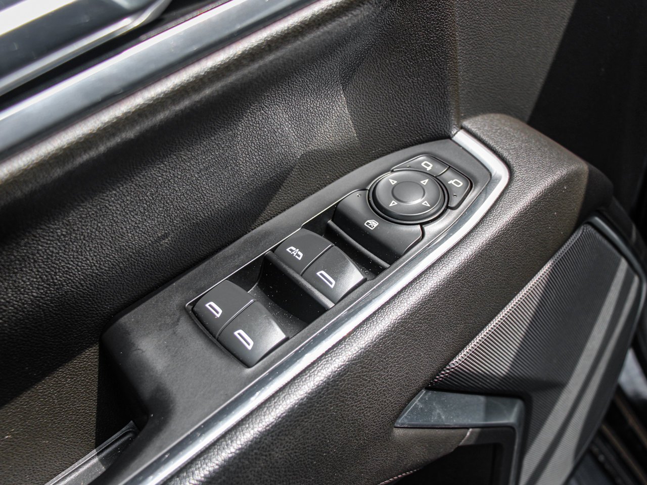 2022 Chevrolet Silverado 1500 4WD Crew Cab 147 RST Black Sherwood Park - photo #15