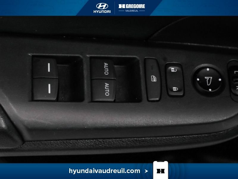 2016 Honda Civic White Laval - photo #16
