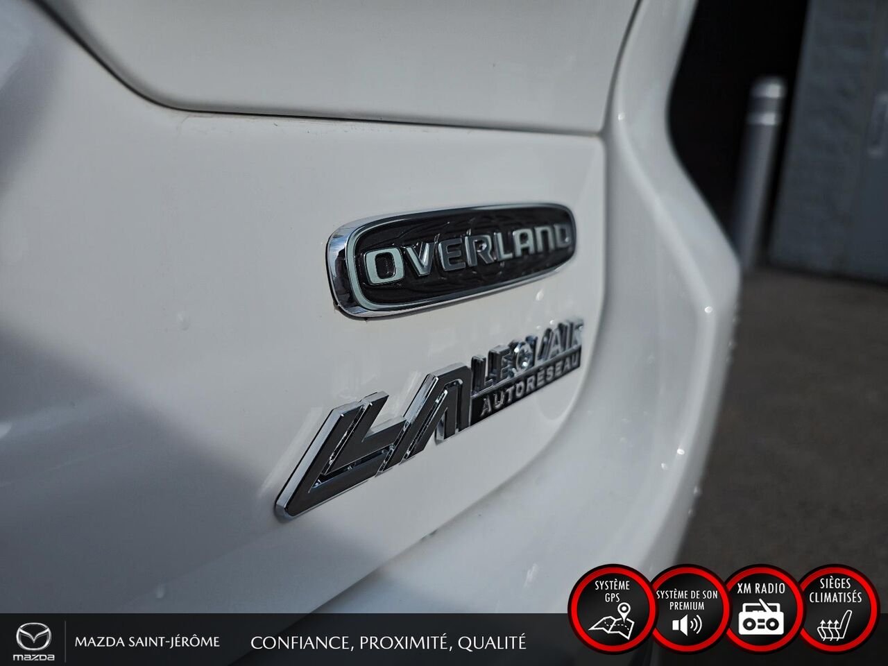 Jeep Grand Cherokee Overland | TOIT PANORAMIQUE | CUIR | 4X4 | 2023 Blanc Saint-Jérôme - photo #8