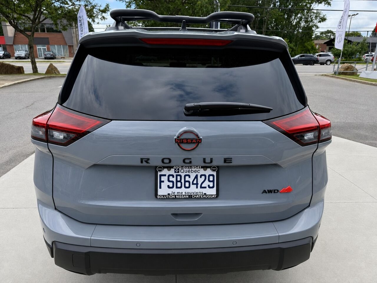 NISSAN Rogue ROGUE ROCK CREEK 2026 Gris roche nacré Châteauguay - photo #4