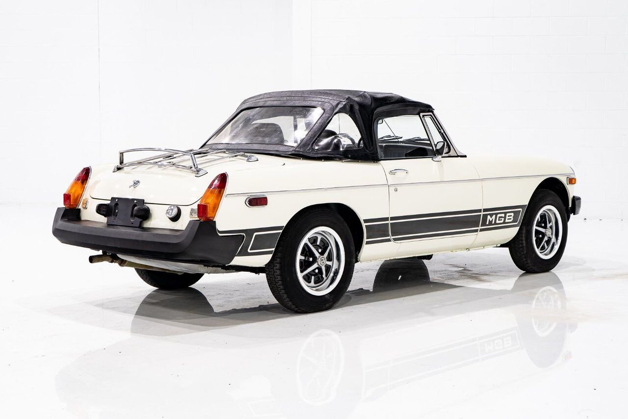 1979 MG B Beautifully presented from former complete restoration White Montreal - photo #68