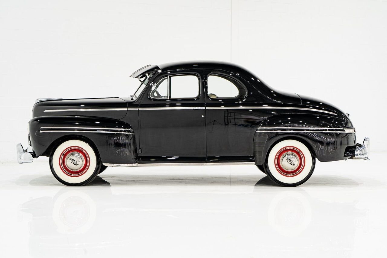 Mercury Eight Business Coupe 1947 Noir Montréal - photo #1
