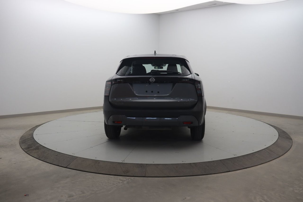 Nissan Kicks NIV 3N8AP6BBXSL324861 2025 Gris Chicoutimi - photo #4