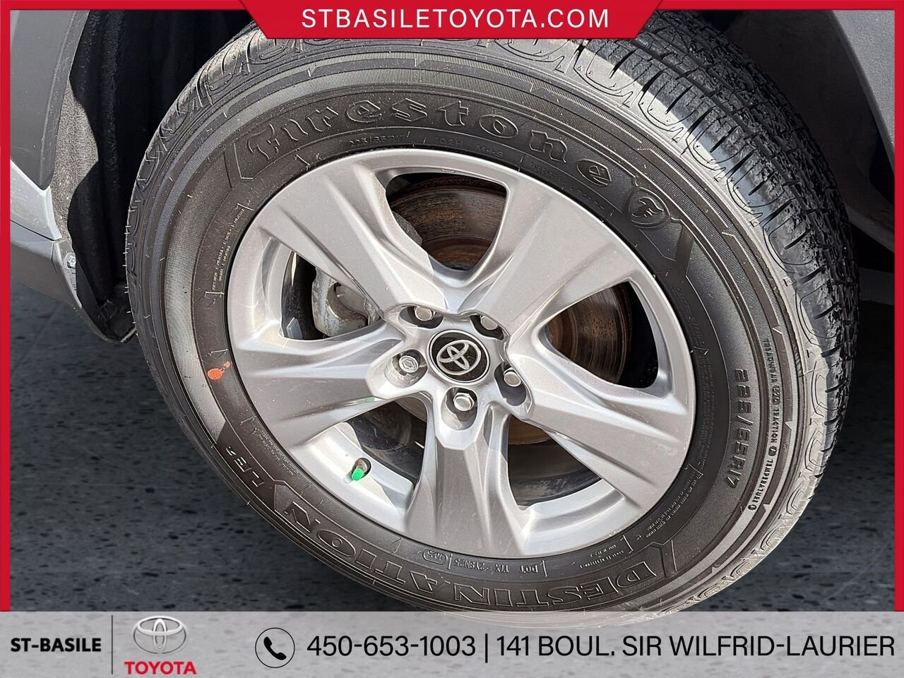 2025 Toyota RAV4 Hybrid Silver Sky Metallic Saint-Basile-le-Grand - photo #9