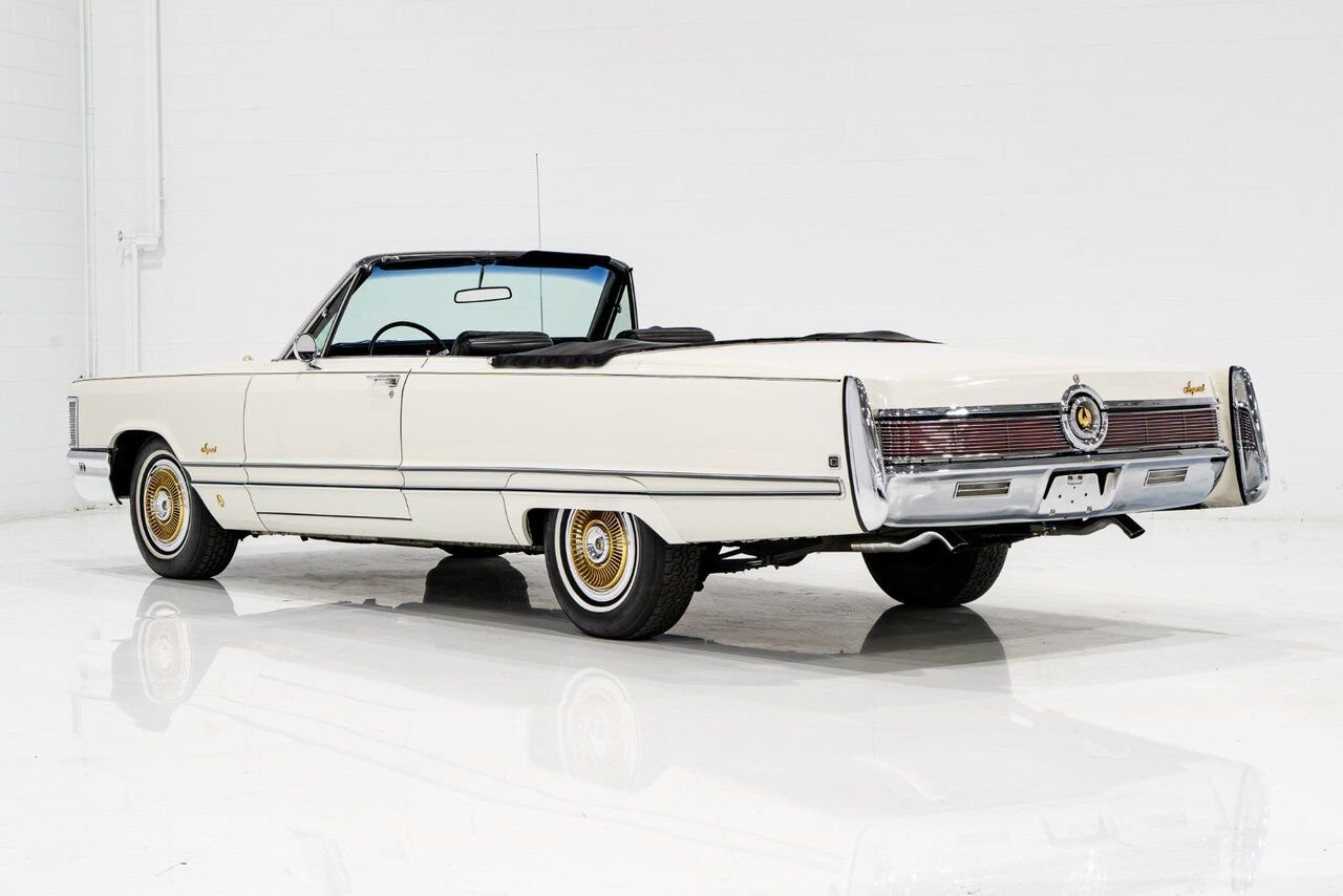 Chrysler IMPERIAL Unrestored with only 31,056 original miles **PRICE IN USD** 1968 Blanc Montréal - photo #5