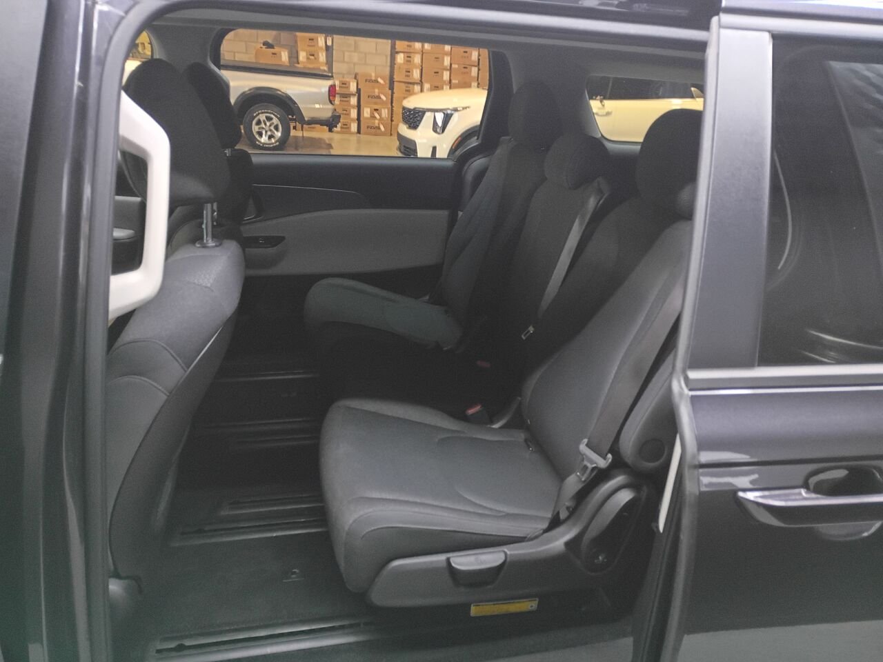 2022 Kia Carnival Grey Blainville - photo #14