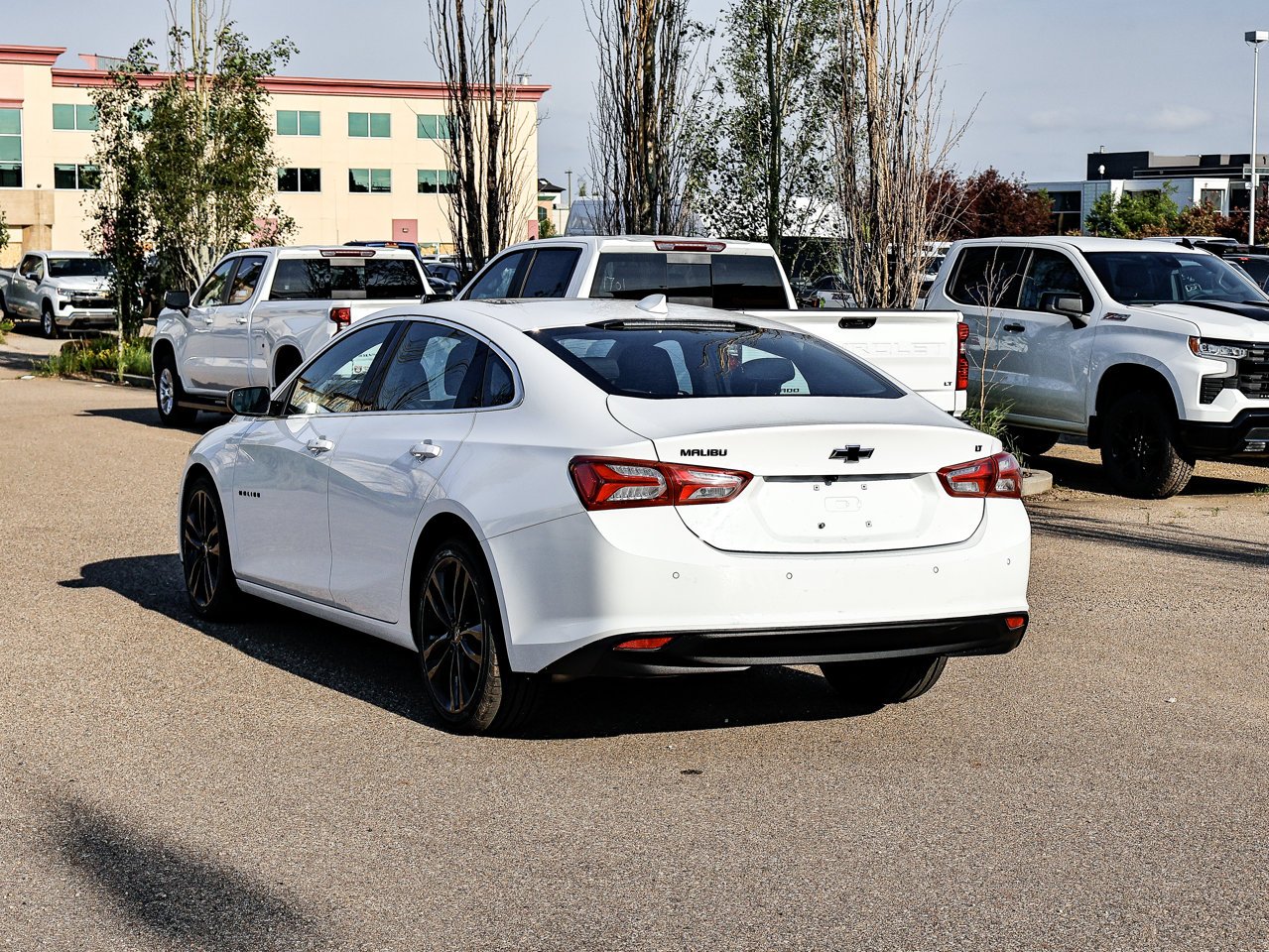2024 Chevrolet Malibu 4dr Sdn 1LT White Sherwood Park - photo #10