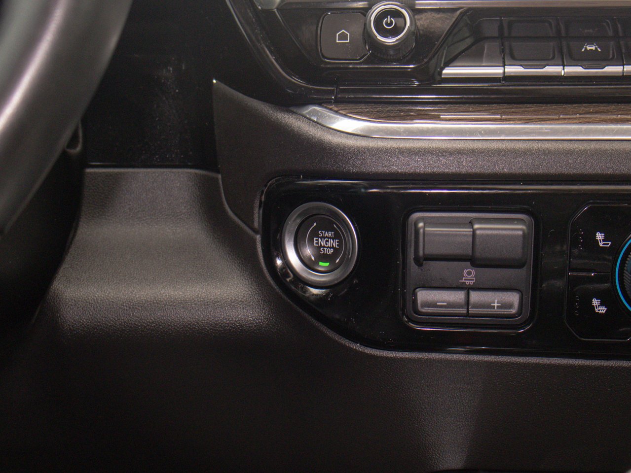 2024 Chevrolet Silverado 1500 4WD Crew Cab 147 RST Black Sherwood Park - photo #26