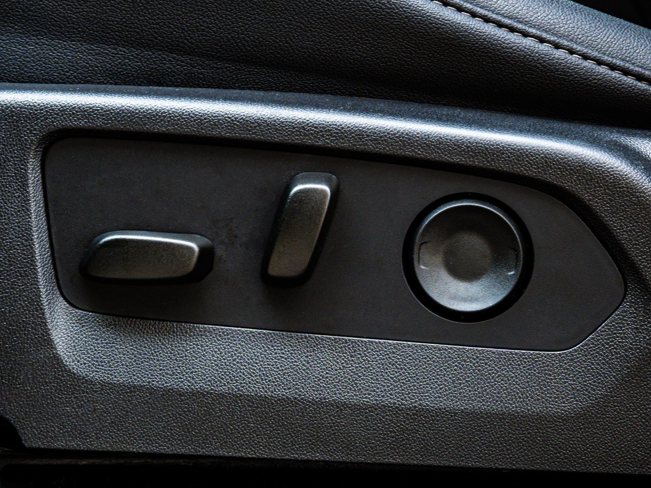 2024 Chevrolet Colorado 4WD Crew Cab LT Blue Sherwood Park - photo #19