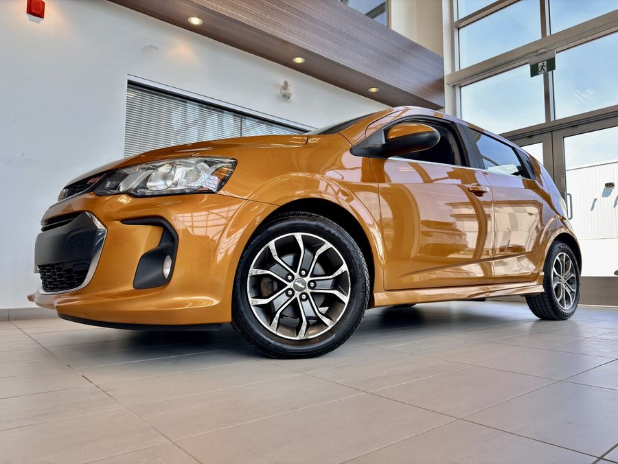 Chevrolet Sonic 2017 2017 Orange