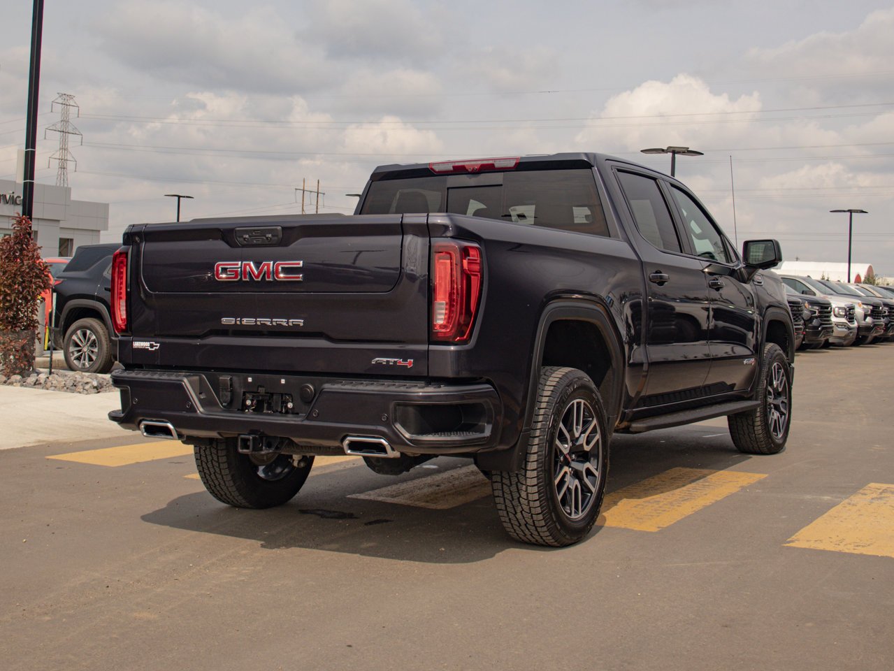 2025 GMC Sierra 1500 4WD Crew Cab 147 AT4 Grey Sherwood Park - photo #9