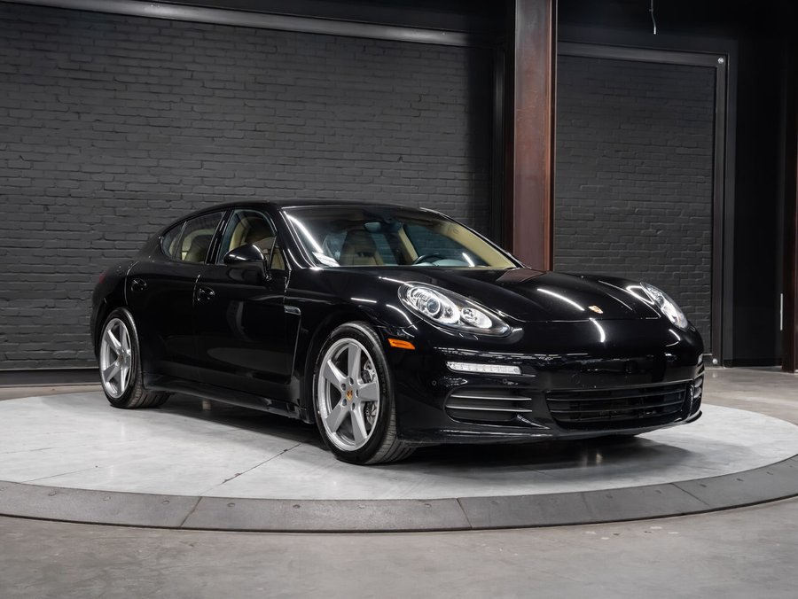 2016 Porsche Panamera 2016 Black