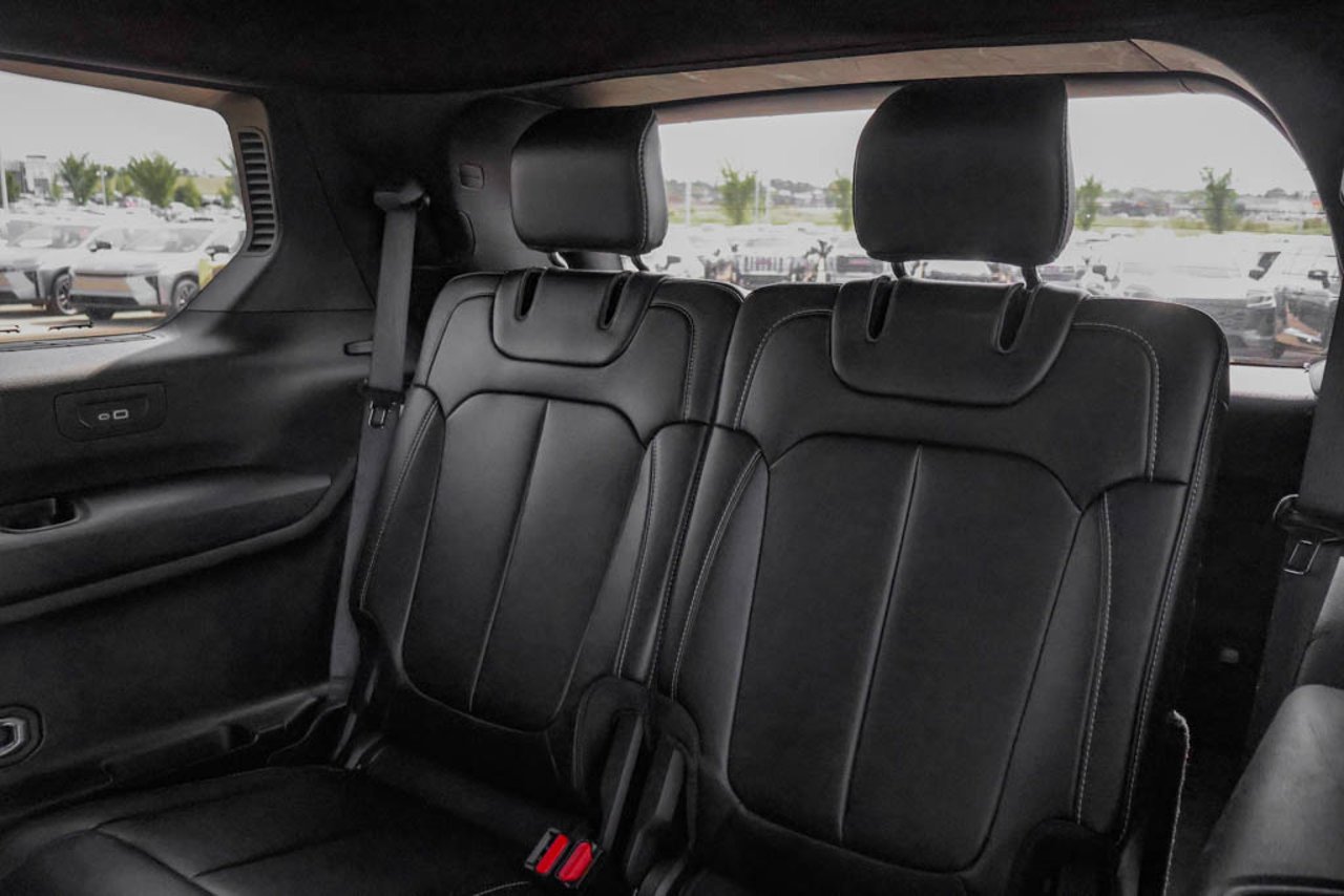 2024 Jeep Grand Cherokee L Limited 4x4 Blue Sherwood Park - photo #31