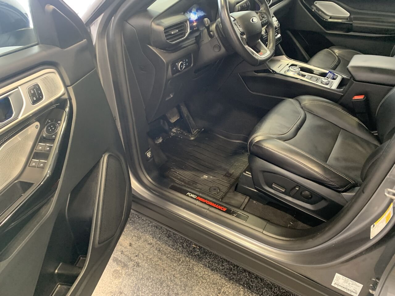 Ford Explorer ST EXPLORER ST 4WD 2024 Gris Châteauguay - photo #29