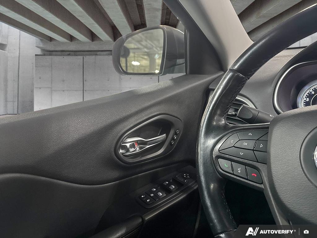 2020 Jeep Cherokee 2602134A | Trailhawk Elite Edmonton - photo #16