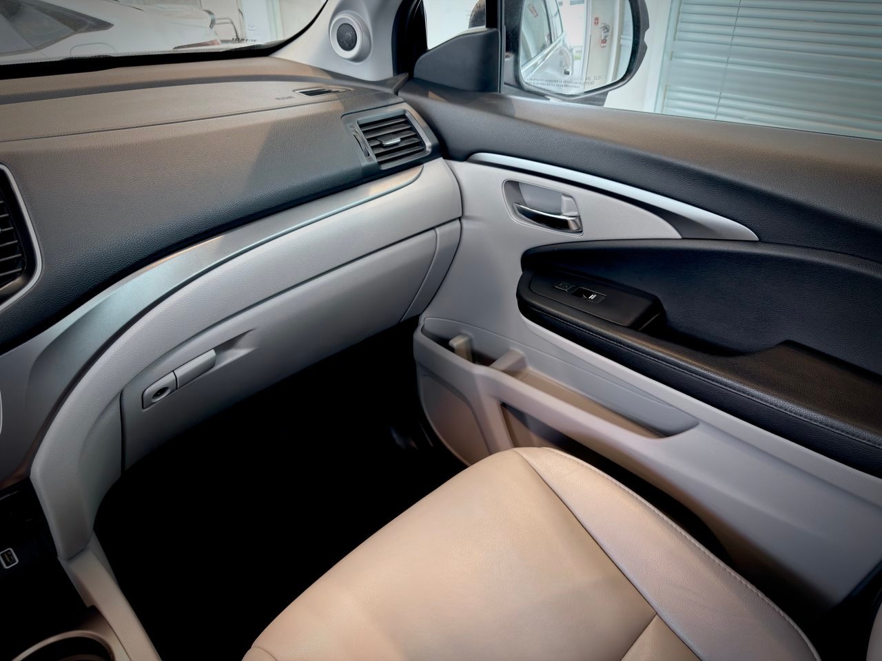 2019 Honda Pilot Silver Notre-Dame-des-Prairies - photo #25