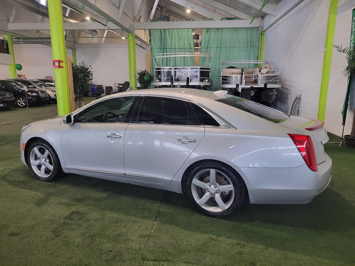 2017 Cadillac XTS Grey  - photo #6