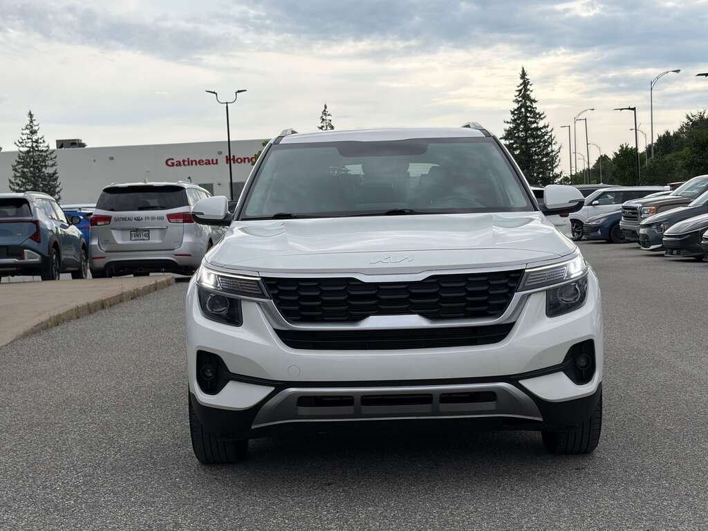 2023 Kia Seltos White Gatineau - photo #1