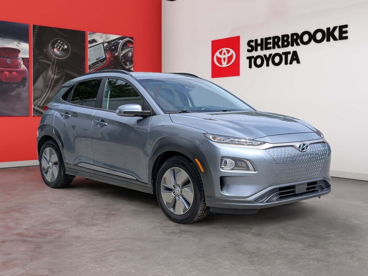 Hyundai Kona électrique ULTIMATE/SIÈGES AVANT ET ARRIÈRE CHAUFFANT/CUIR/VOLANT CHAUFFANT/TOIT OUVRANT 2021 Gris Sherbrooke - photo #1