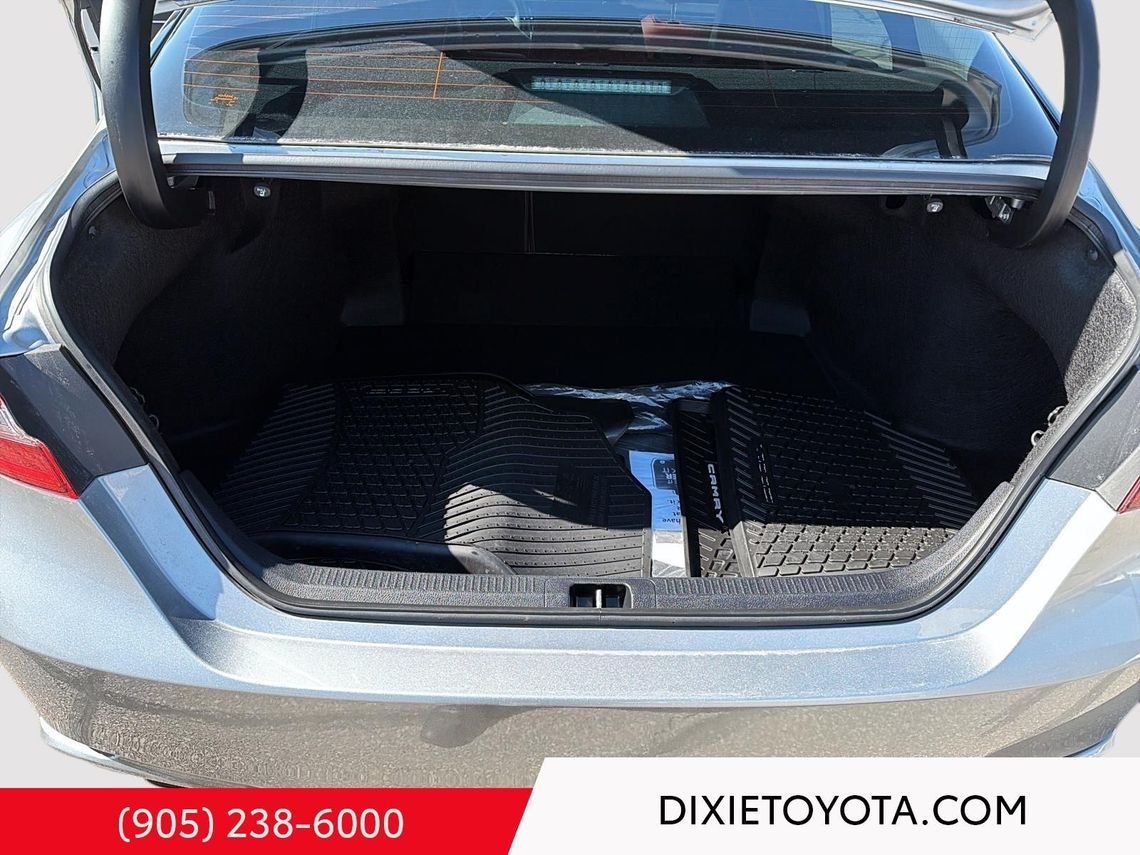 2023 Toyota Camry Power Sunroof, Leather Interior, Heated Seats, Alloy Wheels, Heated Steering Wheel, Bluetooth Celestial Silver Metallic With Black Roof Mississauga - photo #31