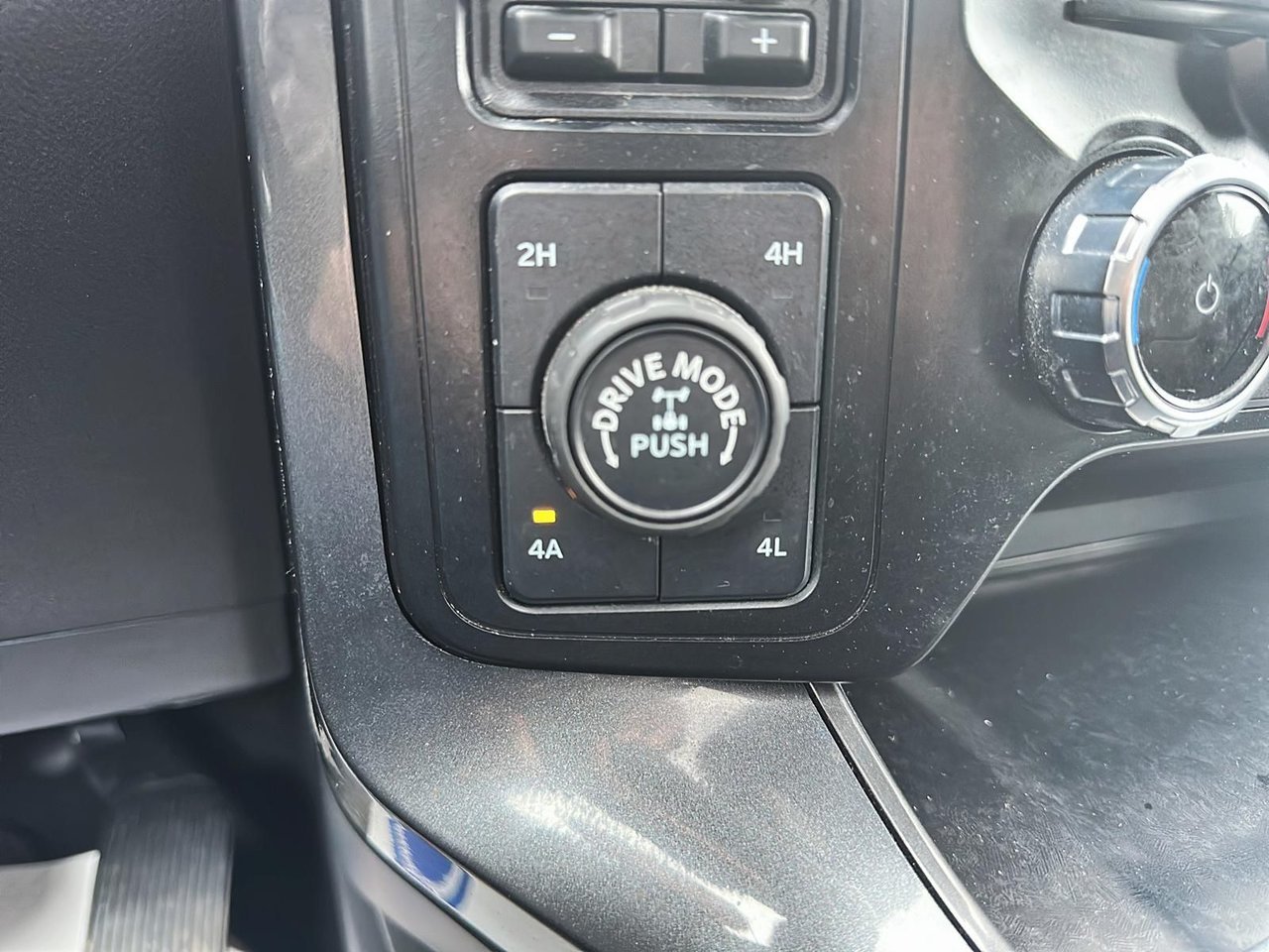Ford F-150 2023 Blanc Rouyn-Noranda - photo #32
