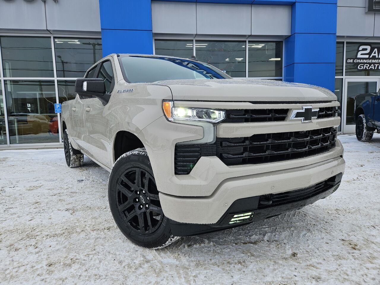 Chevrolet Silverado 1500 RST cabine multiplace 4RM 157 po 2026 Sables blancs Thetford Mines - photo #1