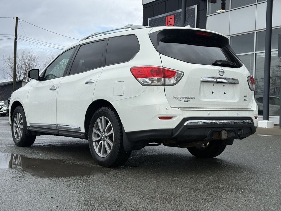 2014 Nissan Pathfinder AWD 2014 White