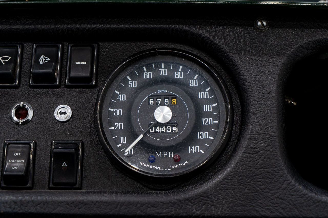 1970 Morgan Plus 8 Unrestored with only 7137km (4435miles) | PRIX EN USD Green Montreal - photo #11