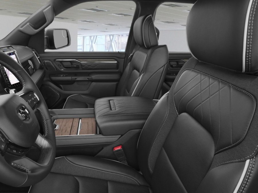 RAM 1500 2026 2026 Couche nacrée cristal noir étincelant
