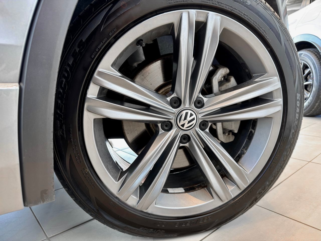 2021 Volkswagen Tiguan Silver Notre-Dame-des-Prairies - photo #14