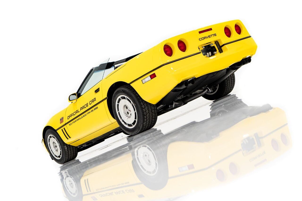 Chevrolet Corvette Pace Car livery with only 17,380km (10,800miles) 1986 Jaune Montréal - photo #46