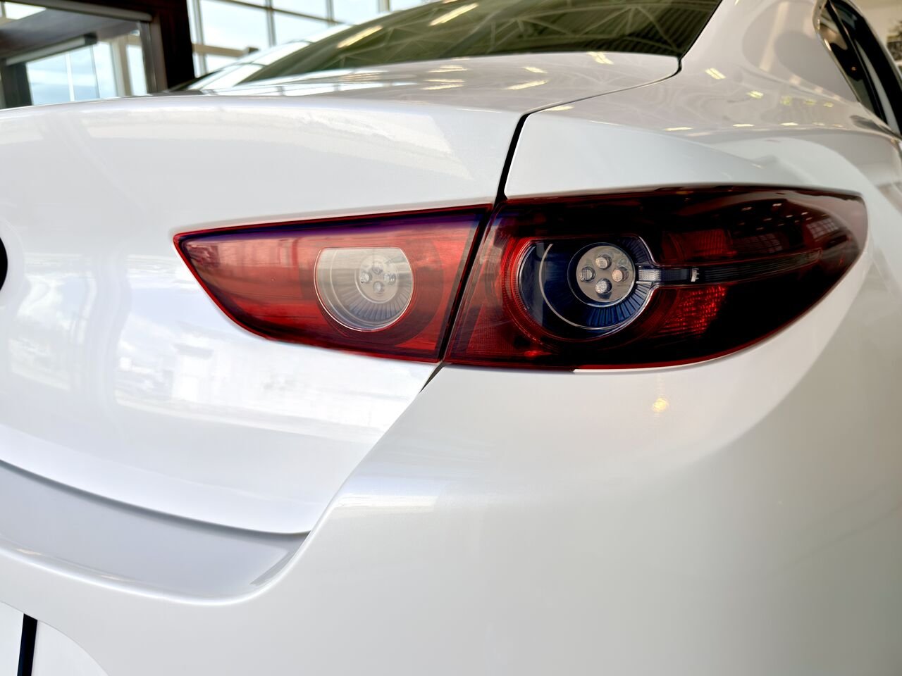 Mazda Mazda3 2020 Blanc Notre-Dame-des-Prairies - photo #10