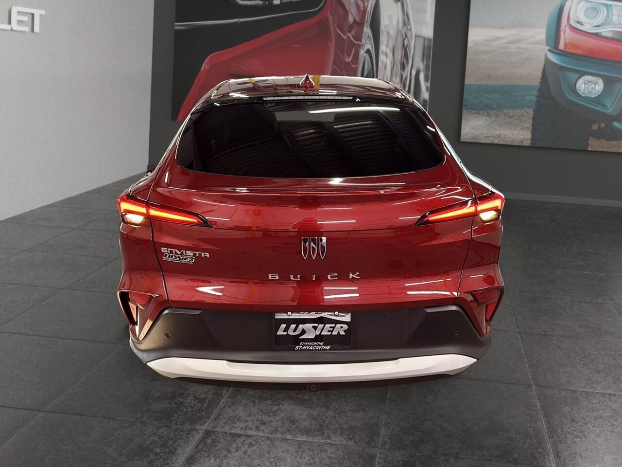 2024 BUICK ENVISTA PRIVILEGE PREFERRED Red Saint-Hyacinthe - photo #2
