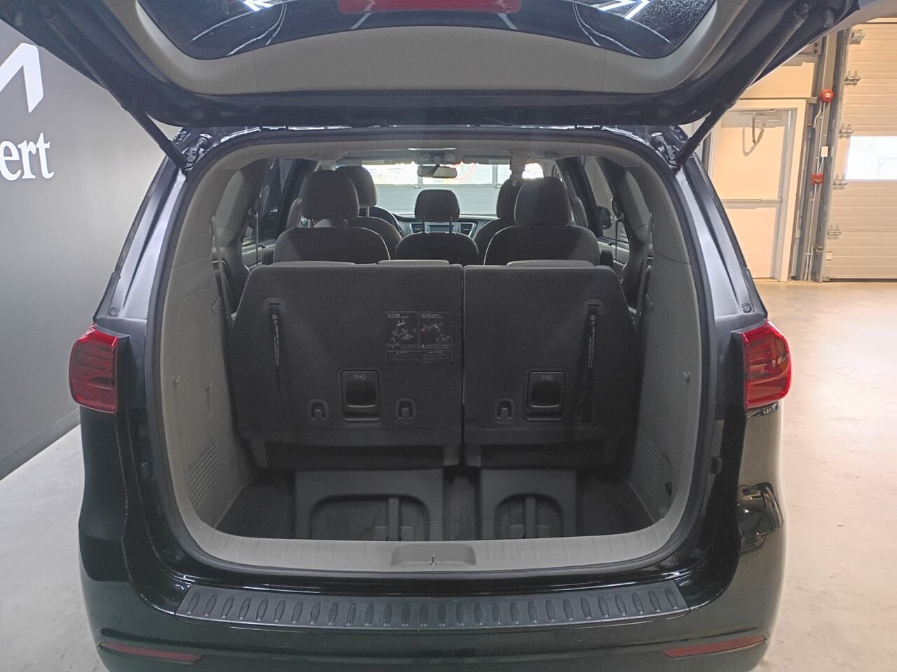 2019 Kia Sedona Black Blainville - photo #15