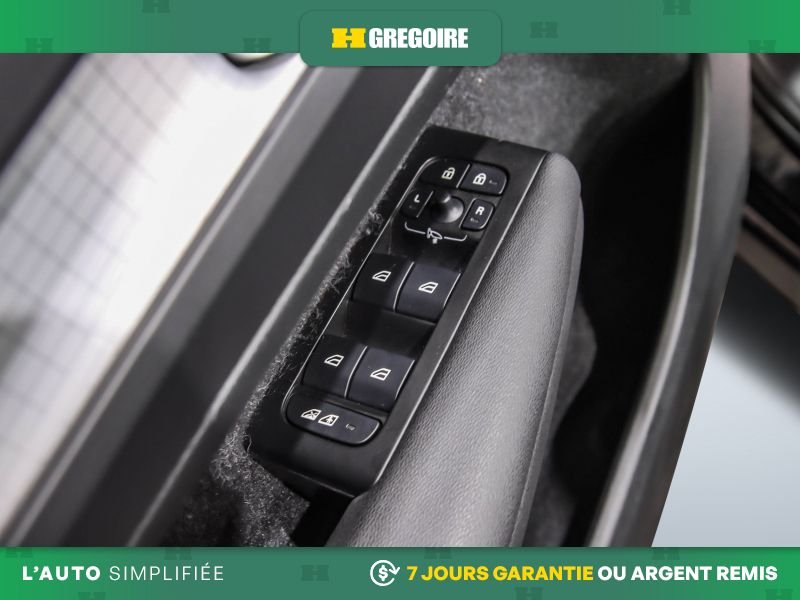 Volvo XC40 2021 Noir Laval - photo #18