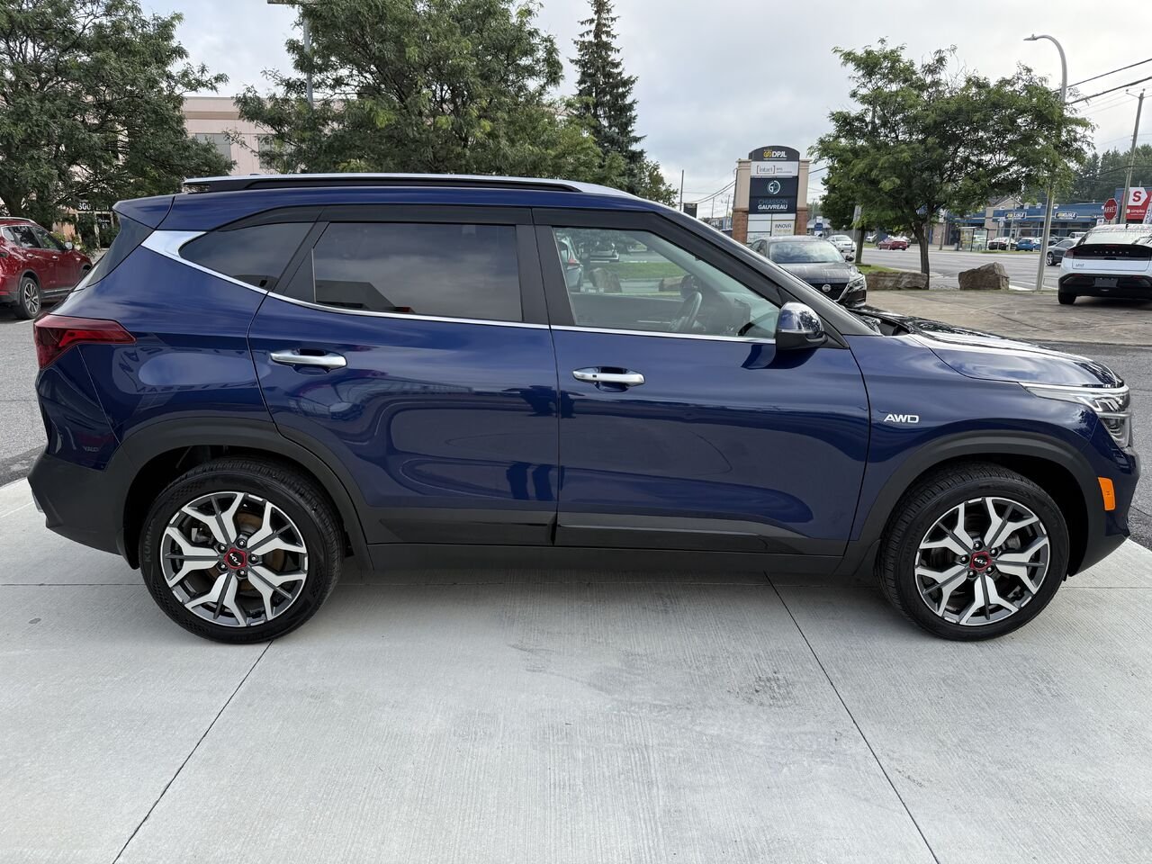 2023 Kia Seltos SX Turbo TI avec intérieur noir Blue Châteauguay - photo #6