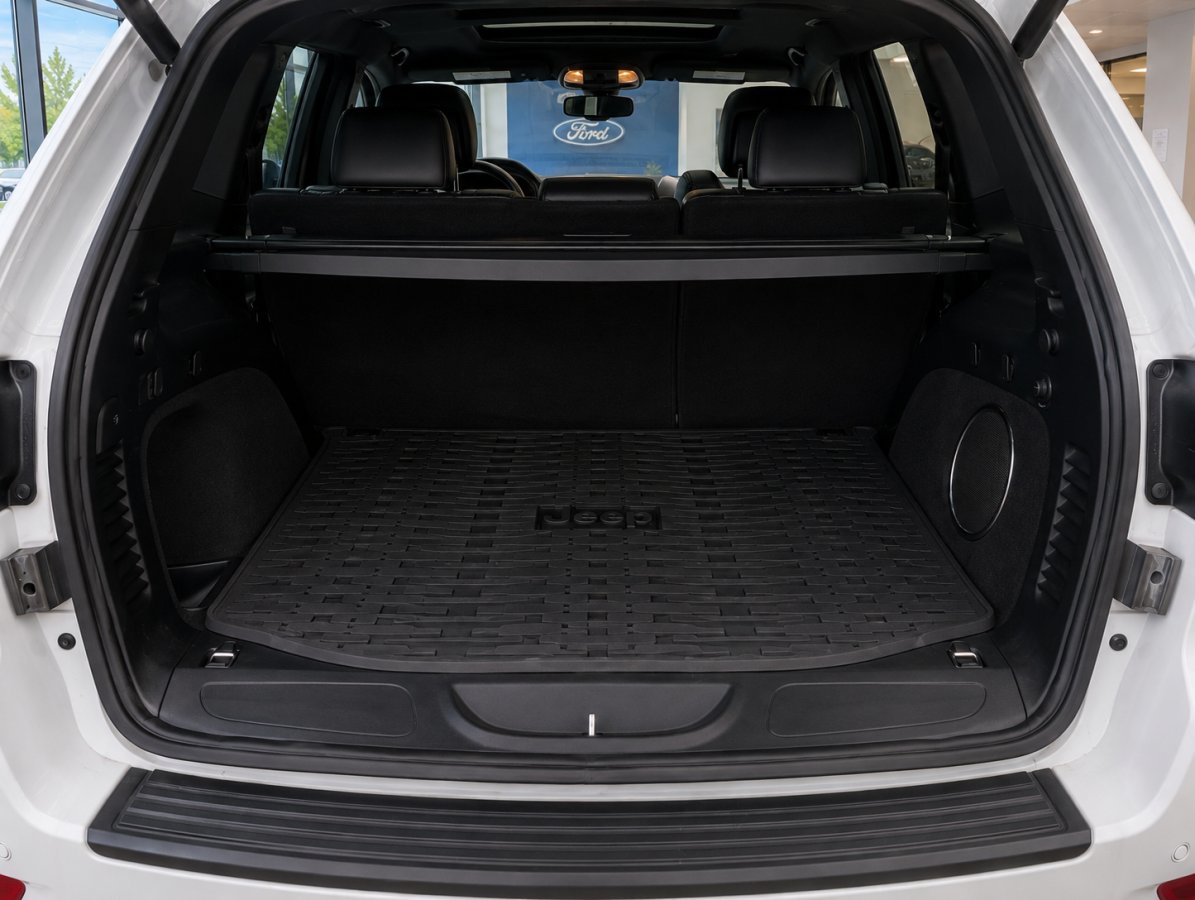 2020 Jeep Grand Cherokee White La Sarre - photo #9