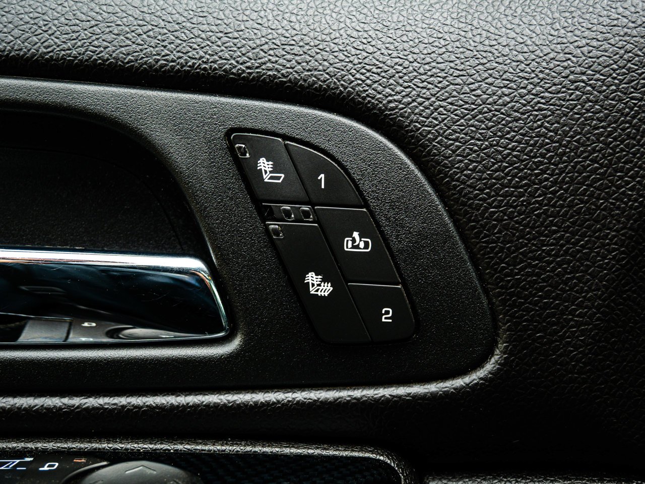2011 Chevrolet Silverado 3500HD 4WD Crew Cab 167 LTZ White Sherwood Park - photo #20