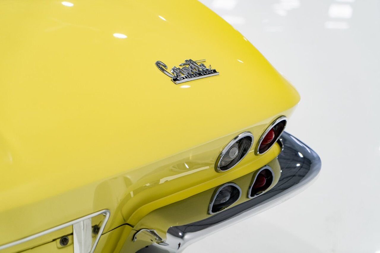 Chevrolet Corvette Matching# 427/425HP IP Code **PRICE IN USD** 1966 Jaune Montréal - photo #41