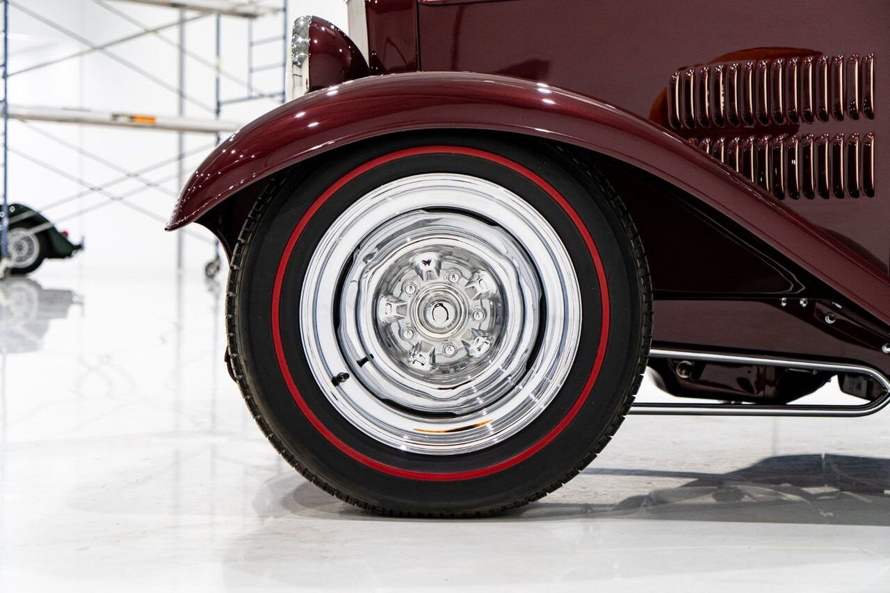 1932 Ford Highboy Lobeck creation spectacular presentation **PRICE IN USD** Red Montreal - photo #43