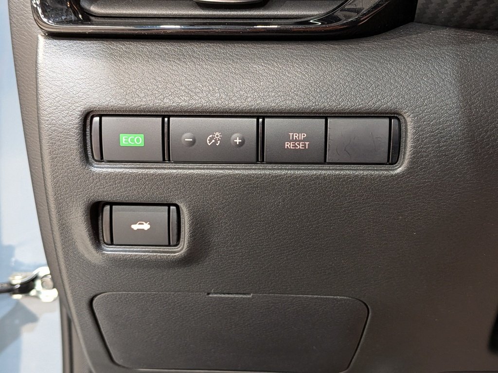 Nissan Sentra SR Manual 2024 Gris Val-David - photo #30